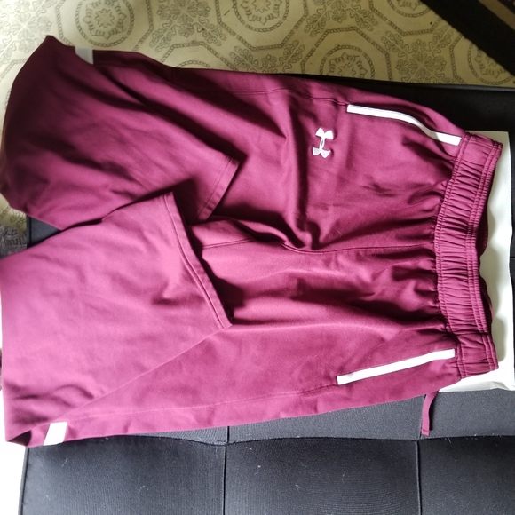 Under Armour small petite - Picture 2 of 12